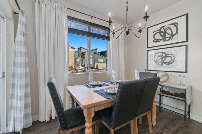 Building Photo - 6801 Warren Dr