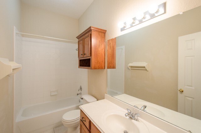 Building Photo - 21427 Willow Glade Dr