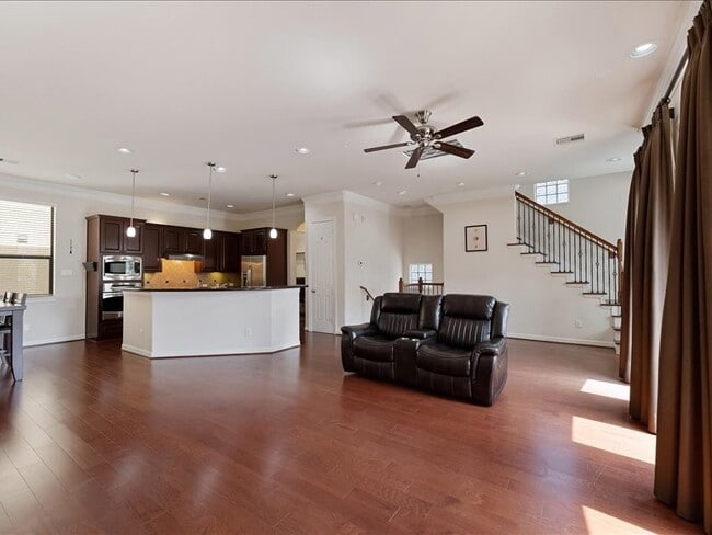 Building Photo - 5502 Lunia Ln