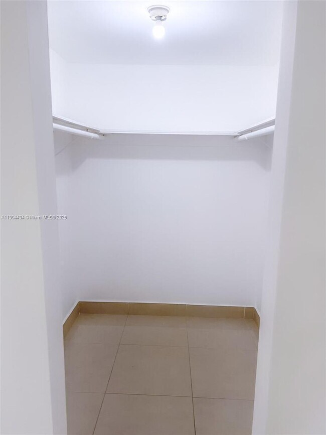 Building Photo - 3610 NW 21st St