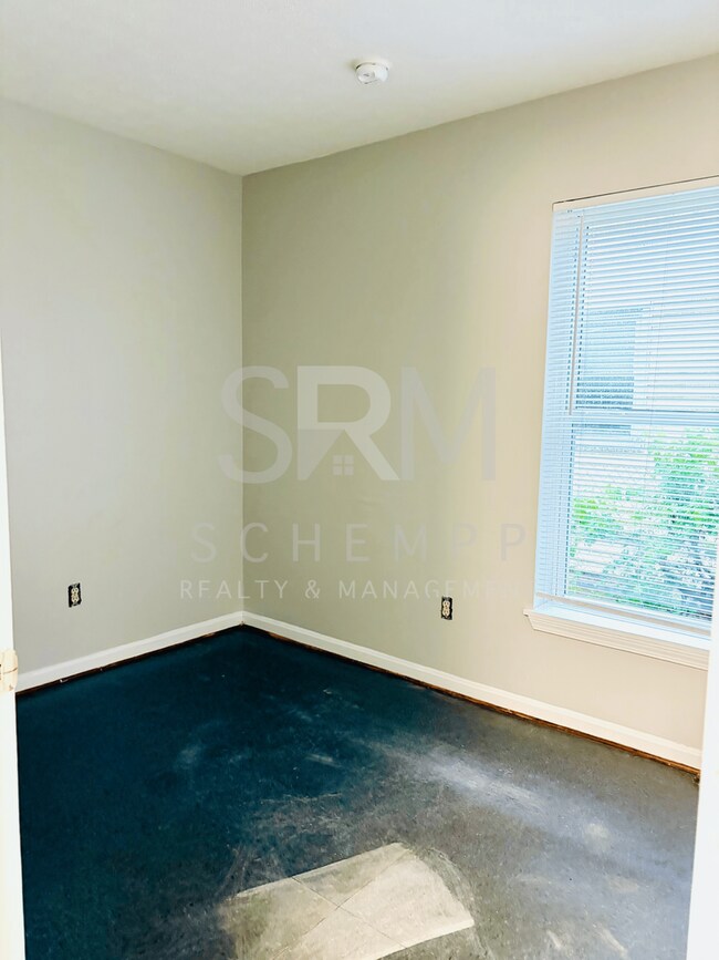 Building Photo - Affordable 3 Bedroom in Portland now available-Section 8 accepted *$200 Amazon Gift Card at Lease...