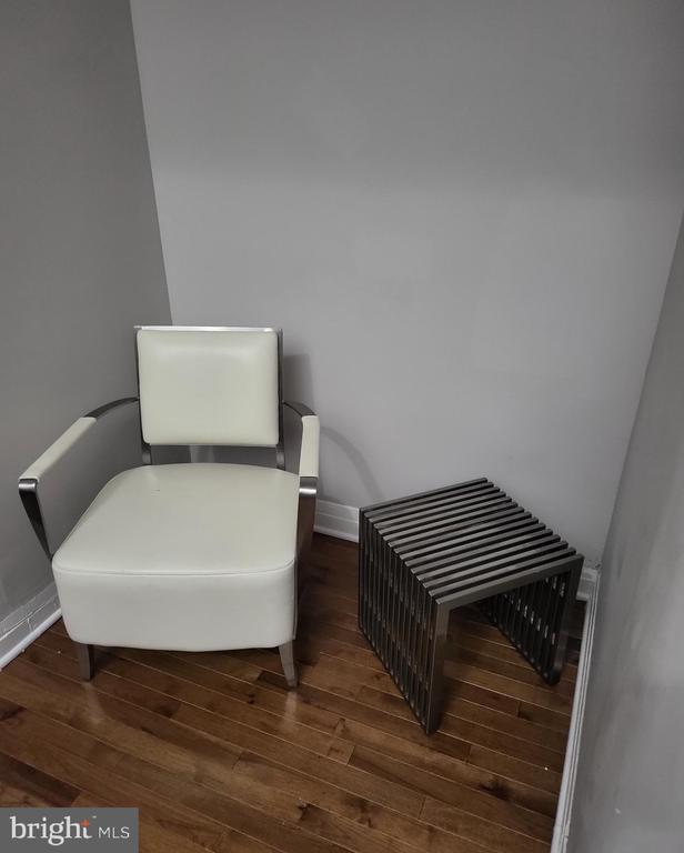 Building Photo - 2012 Mt Royal Terrace