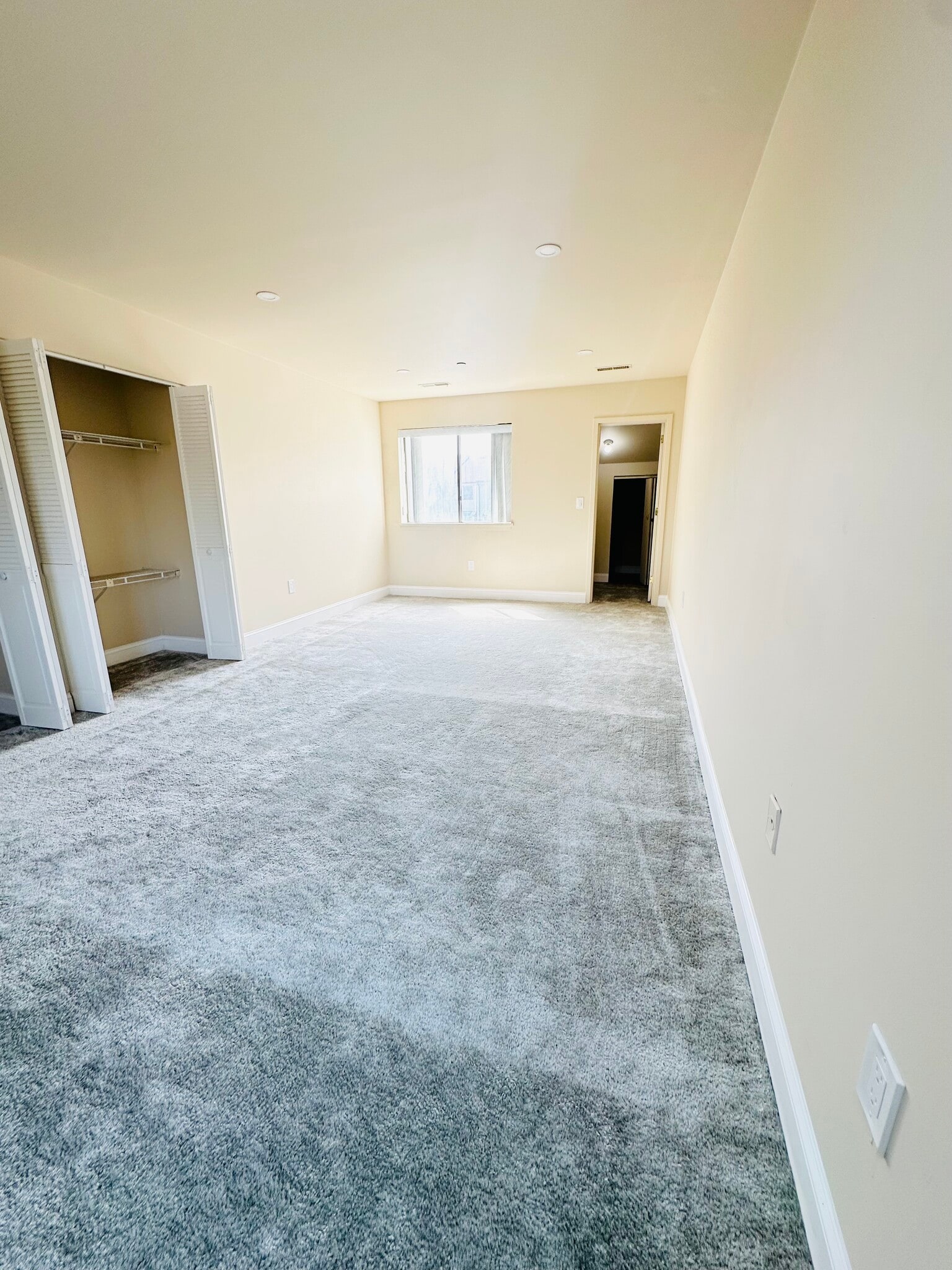 Building Photo - 5 Millay Ct