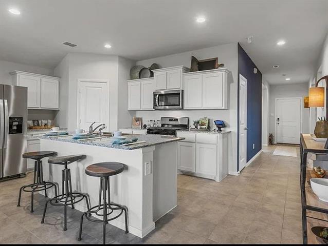 Building Photo - 9428 Golden Tree Ave