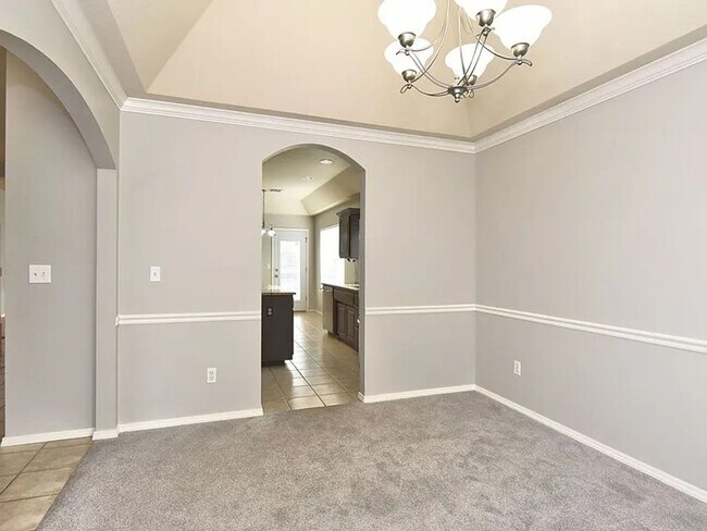 Building Photo - Beautiful 4 Bed 2.5 Bath Property in South...