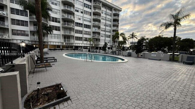 Building Photo - 16740 NE 9th Ave