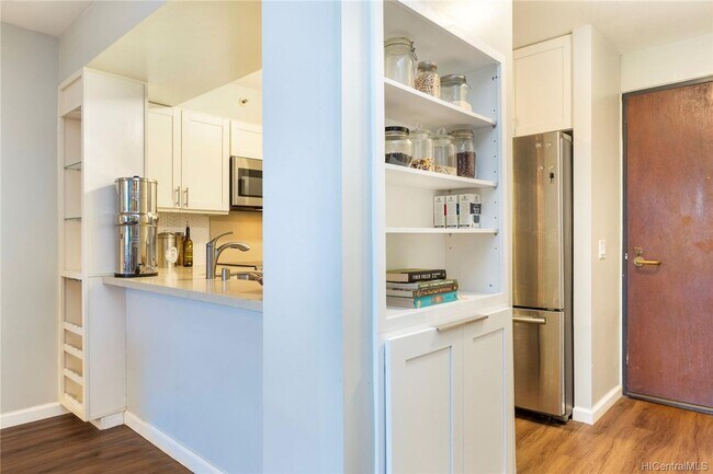 Building Photo - Kakaako 1/1/1 in "One Waterfront"