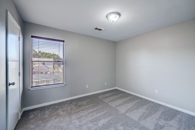 Building Photo - 15529 Aiken Ln