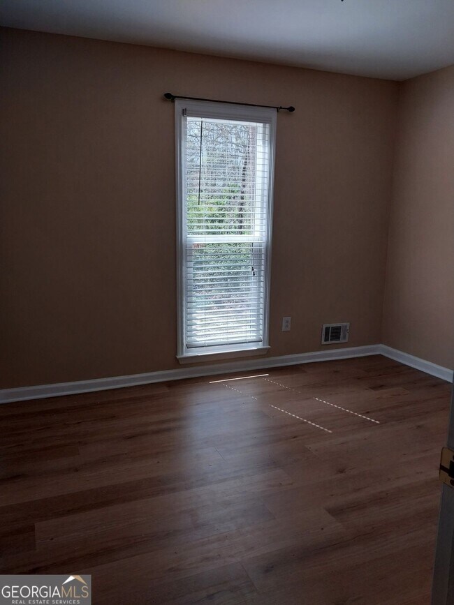 Building Photo - 4820 Westbourne Dr