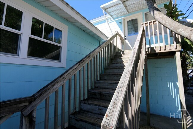 Primary Photo - 201 Lovell Ave