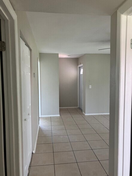 Building Photo - 5774 Gallatin Ln