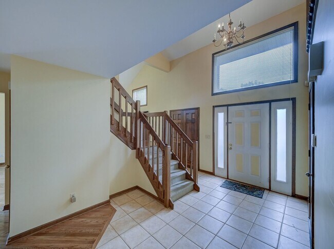 Building Photo - 26 White Swan Way