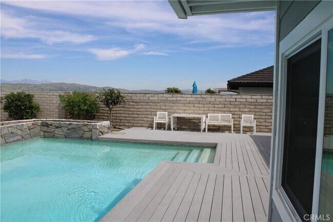 Building Photo - 761 W Country Hills Dr