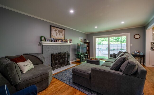 Building Photo - Extensively Renovated 4-Bedroom Home in Prime Location! Unbelievable custom kitchen.