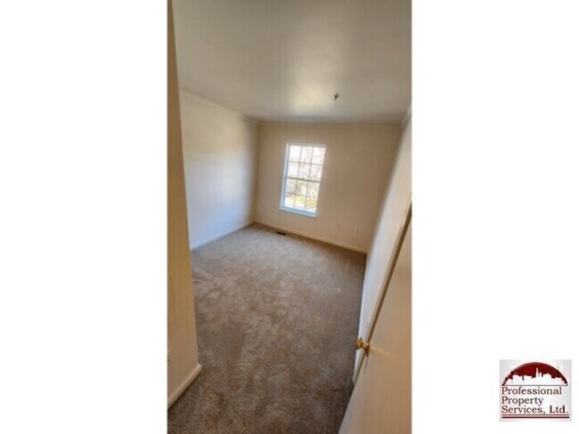 Building Photo - Beautiful 3 Level Townhouse In The Heart Of Frederick!