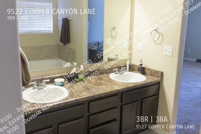 Building Photo - 9527 Copper Canyon Ln