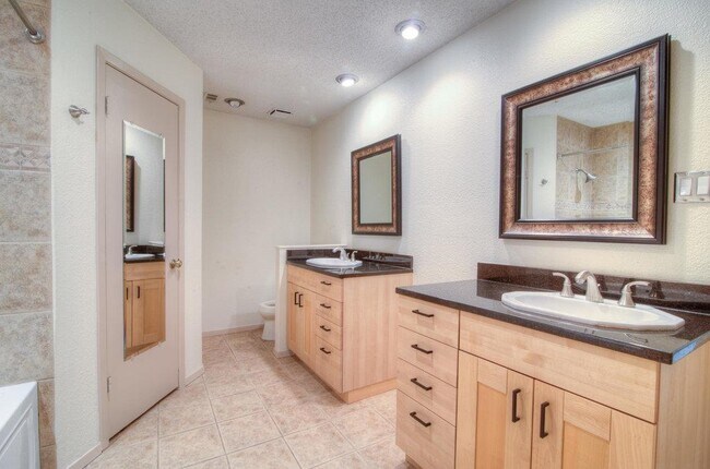Building Photo - 5304 Wolf Run