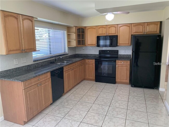 Building Photo - 4913 Rockledge Cir