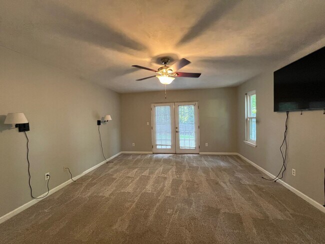 Building Photo - 1430 Blockford Ct W