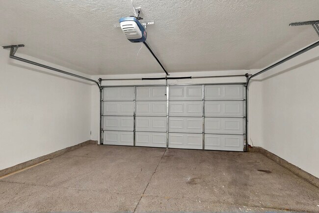 Building Photo - 5323 Ridge Rock Ave NW