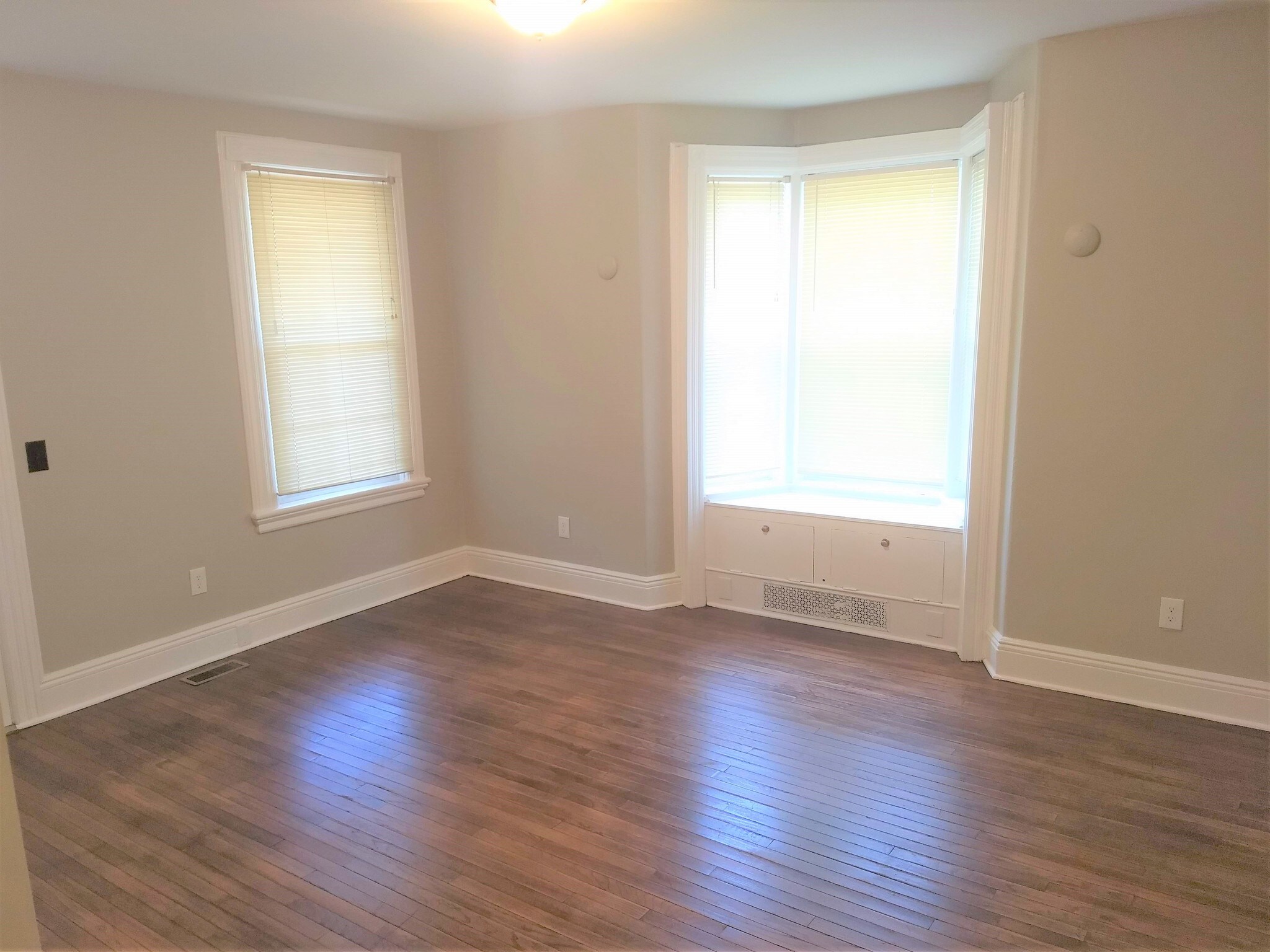 Building Photo - 215 Stockton St