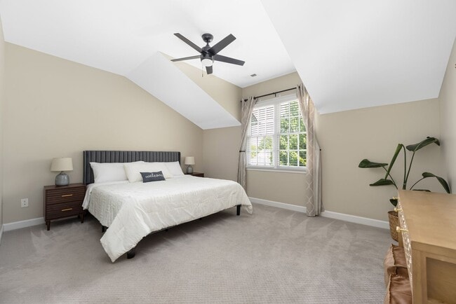 Building Photo - Stylish 3-bedroom townhome in Vermillion in Hustersville