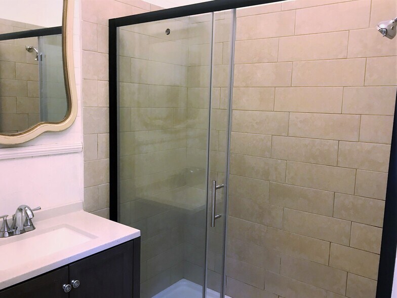 Building Photo - 2531 Ridge Rd