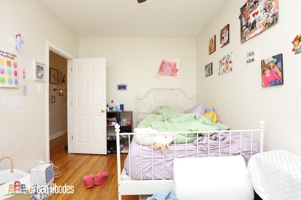 Building Photo - 730 W Roscoe St