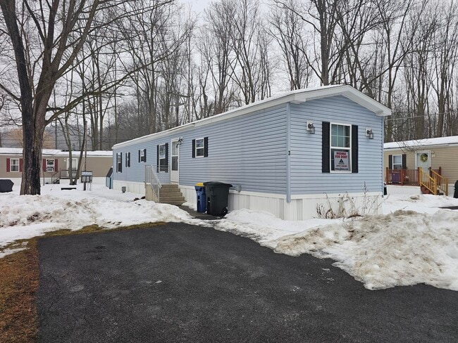 Building Photo - 3 Spruce Ln