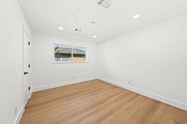 Building Photo - 7631 Westwind Ln