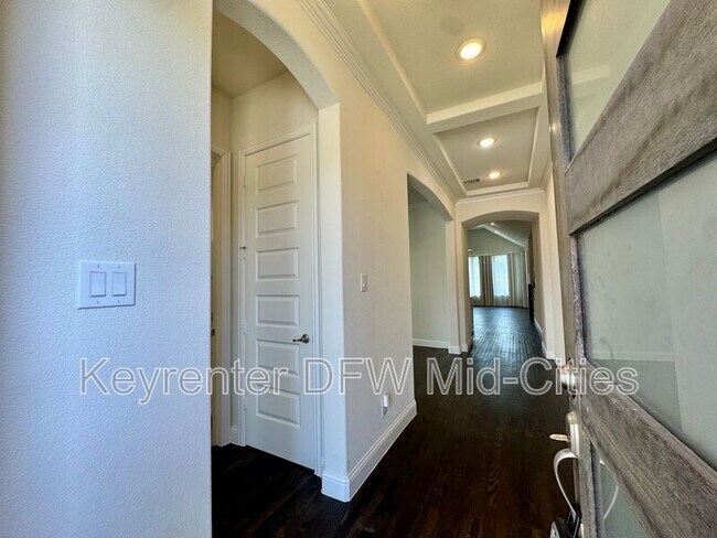 Building Photo - 2016 Remington Dr