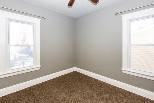 Building Photo - 3102 Montclair Ave