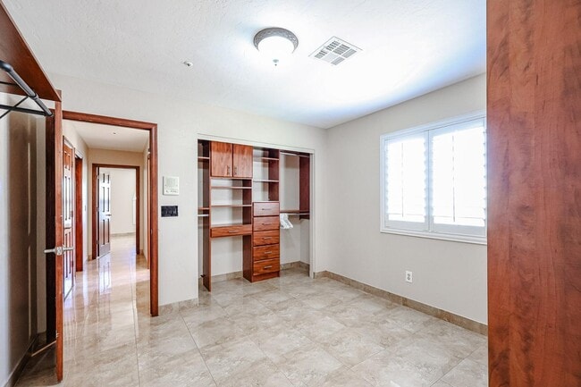 Building Photo - 8830 E Carol Way