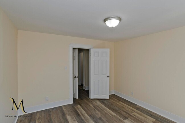 Building Photo - 20 Sachem St