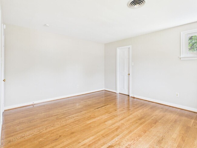 Building Photo - 1519 Chauncey Ln