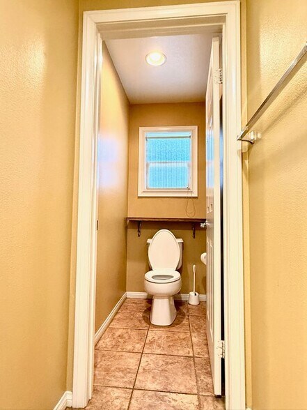 Building Photo - 1319 Jacaranda Cir