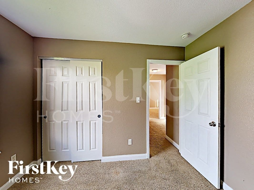 Building Photo - 3944 Hornickel Dr