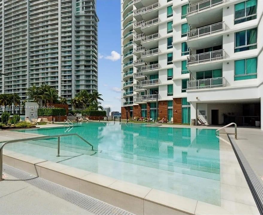 Building Photo - 350 S Miami Ave