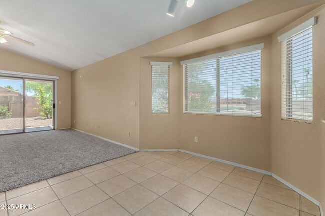 Building Photo - 13861 W Elm St