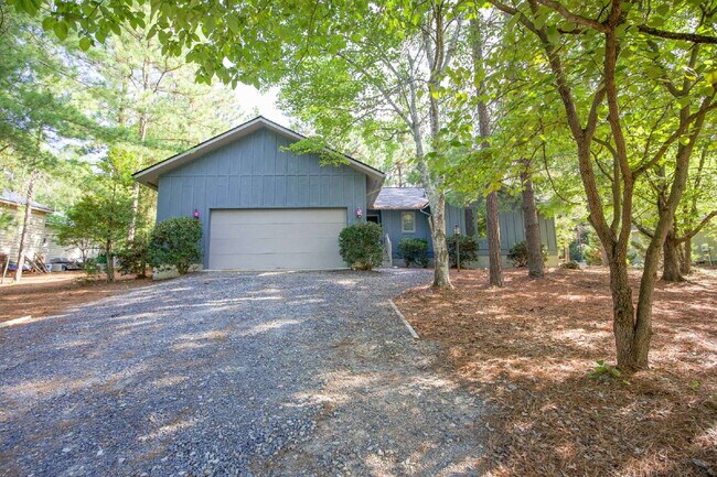 Building Photo - 50 Surry Cir N