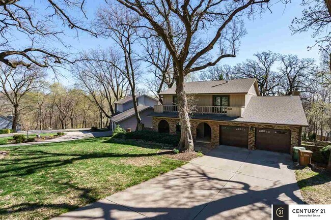 Building Photo - 845 Hidden Hills Dr