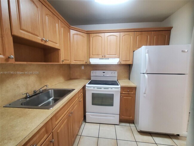 Building Photo - 1008 NW 45th Ave