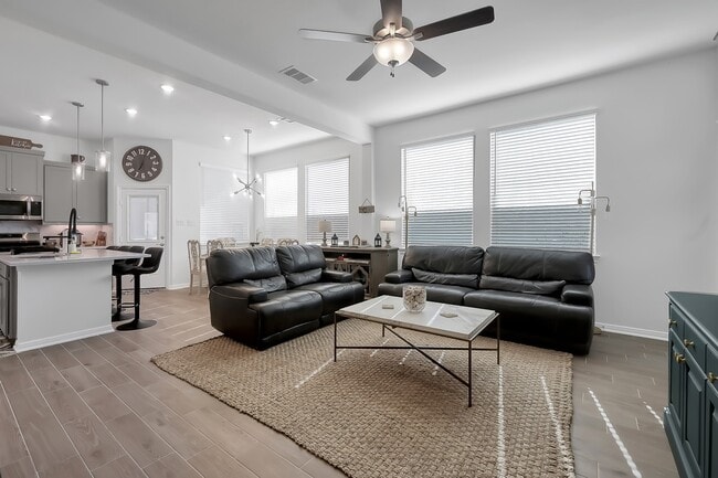 Building Photo - 212 Cider Gum Pl