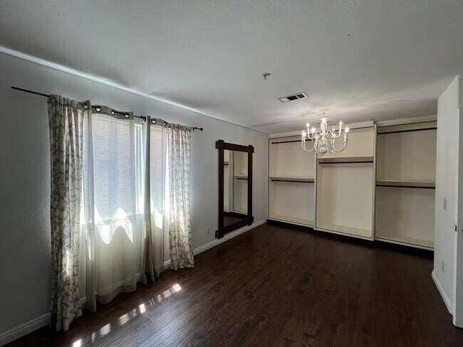 Building Photo - 13539 Whipple St