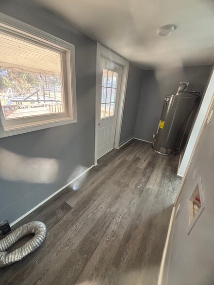 Building Photo - 18 Adger St