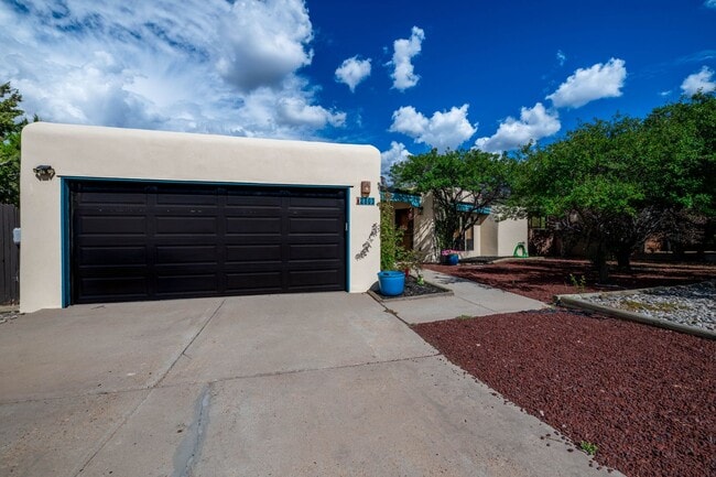 Building Photo - NEW MOVE-IN SPECIAL! Vibrant Home Off Rode...