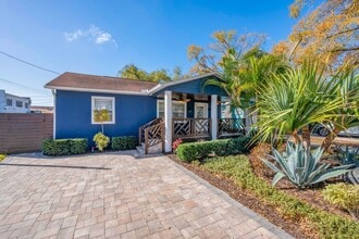 Building Photo - Charming & Deceptively Spacious 4BR Home in South Seminole Heights – Fully Renovated!