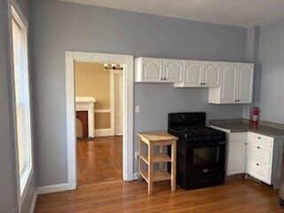 Building Photo - 52 Harvest St