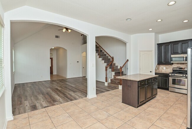 Building Photo - 6026 Baileys Run Ln