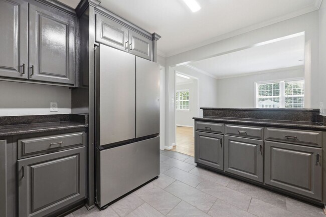 Building Photo - Modern Updates in this Classic 3bedroom/2.5 Bath Home in Erwin